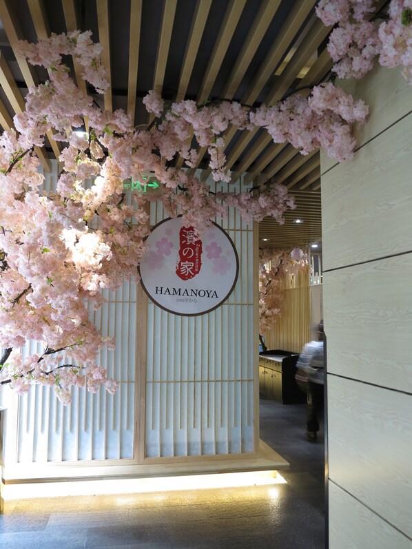 5 restaurantes; se sirven almuerzos 