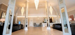 Lobby sitting area - Killarney Oaks Hotel (Killarney)