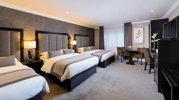 ํจ๋ฐ๋ฆฌ๋ฃธ | ๊ณ ๊ธ ์นจ๊ตฌ, ๊ฐ๊ฐ ๋ค๋ฅธ ์คํ์ผ์ ์ธํ
๋ฆฌ์ด, ๊ฐ๊ฐ ๋ค๋ฅด๊ฒ ๊ฐ๊ตฌ ๋น์น, ๋
ธํธ๋ถ ์์
๊ณต๊ฐ