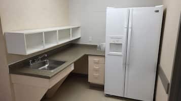 Standard Double Room, Accessible | Private kitchen