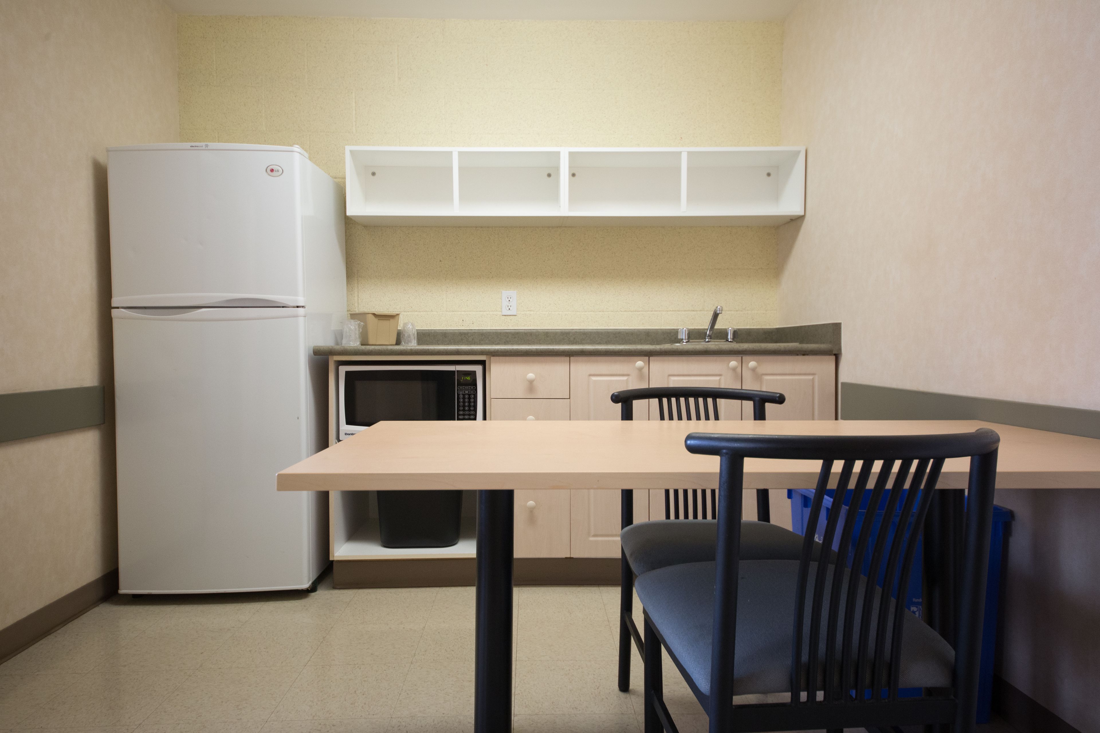 Standard Room, 2 Double Beds | Private kitchen