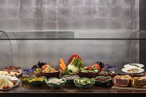Daily buffet breakfast for a fee