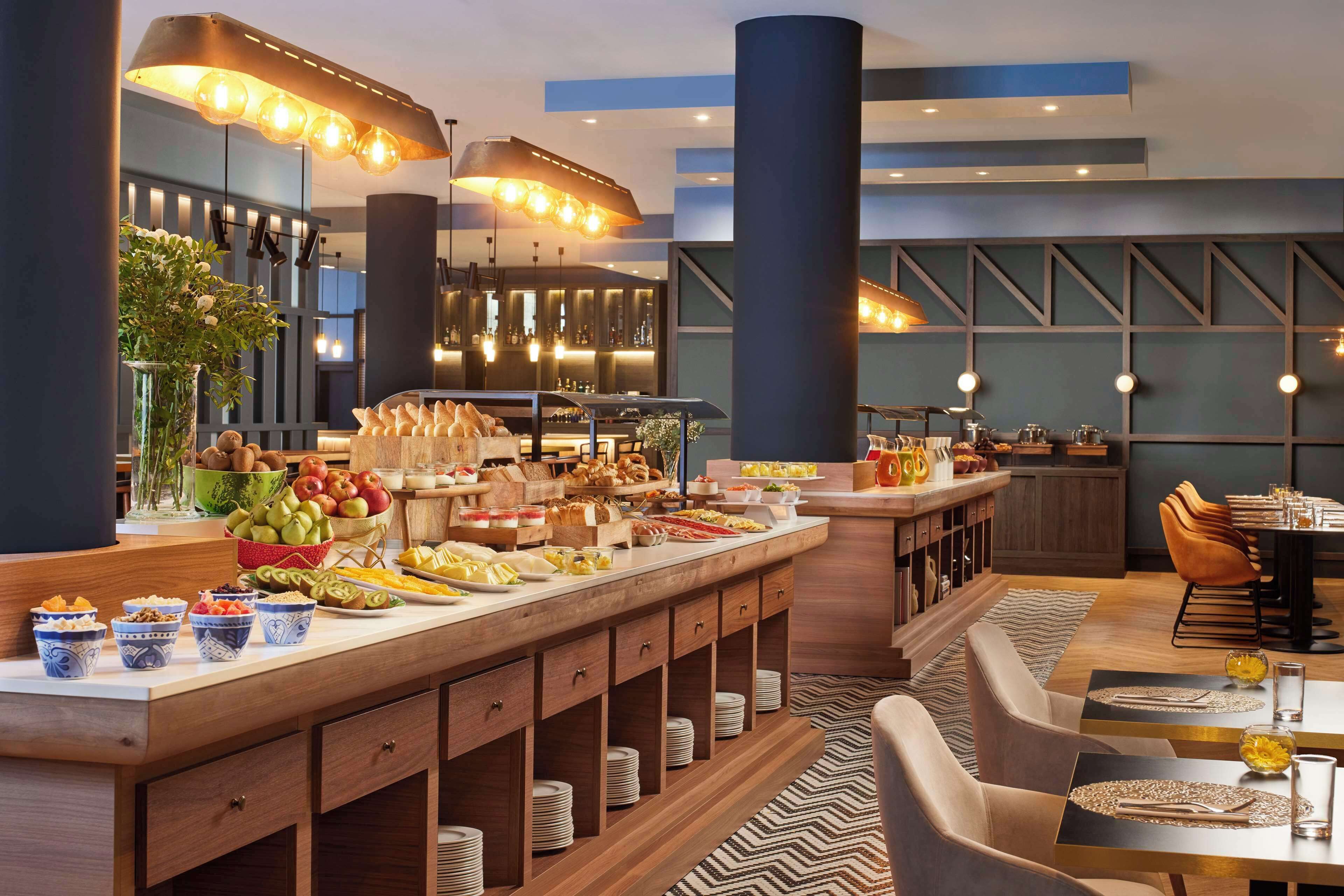 Frukostbuffé på vardagar (EUR 17.00 per person)