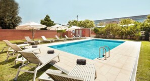 Seasonal outdoor pool - Sercotel Sant Boi (Sant Boi de Llobregat)