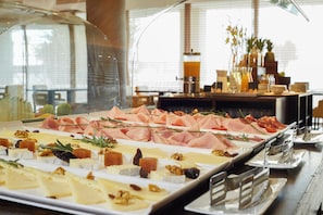 Morgenmadsbuffet hver dag mod et gebyr