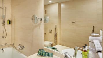 1 chambre, coffres-forts dans les chambres, bureau