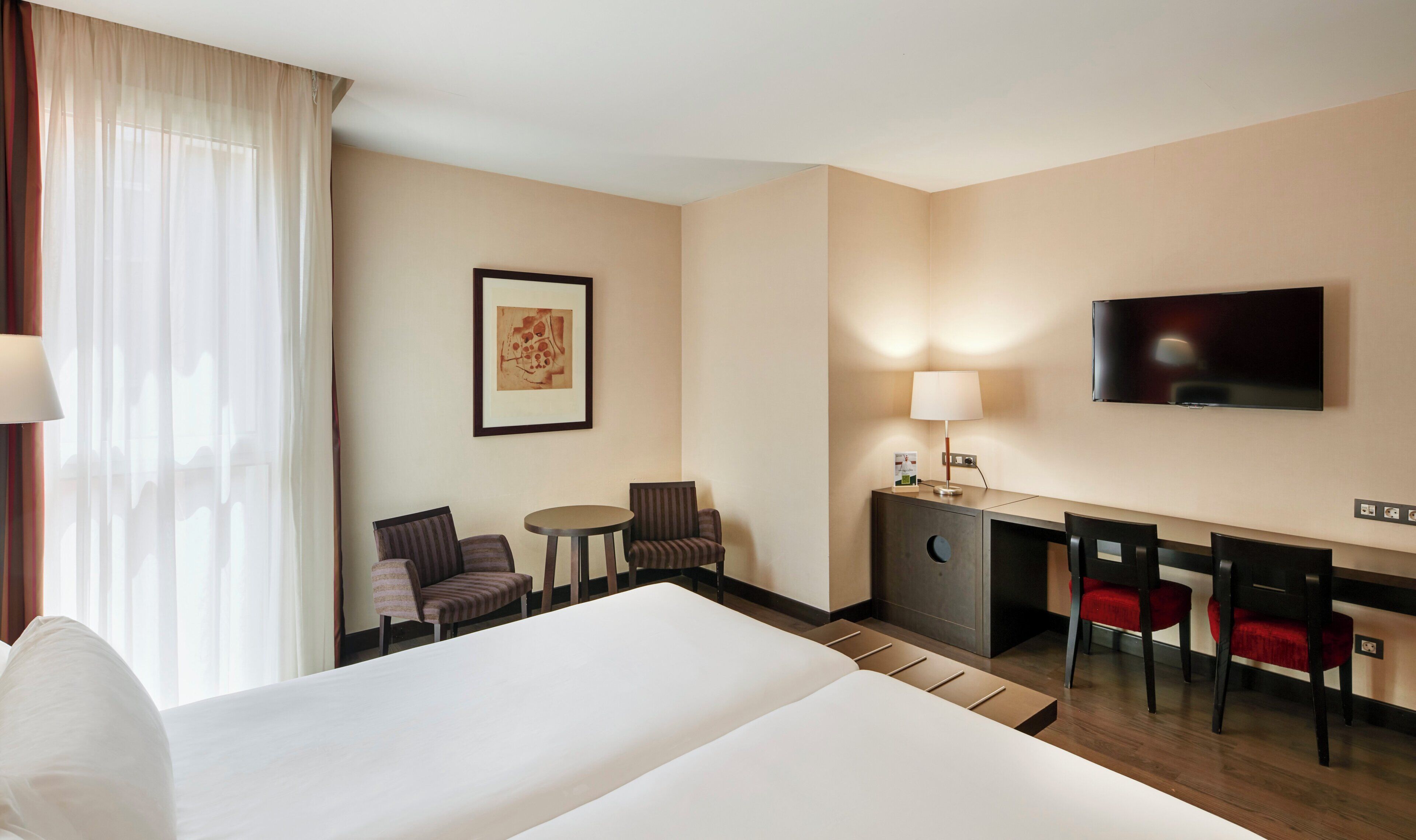 1 chambre, coffres-forts dans les chambres, bureau