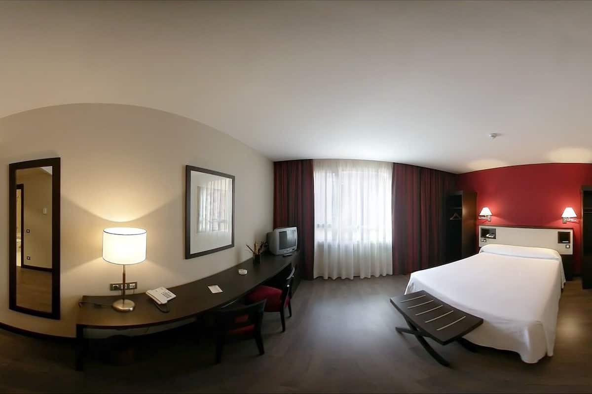 1 bedroom, in-room safe, desk, laptop workspace