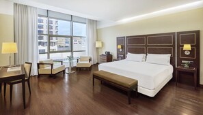 Minibar, in-room safe, desk, blackout curtains - NH Gran Hotel Casino Extremadura (Badajoz)