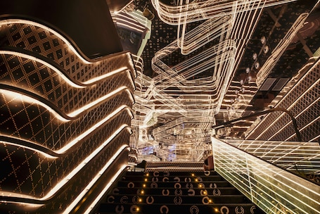 Lobby. NH Gran Hotel Casino Extremadura