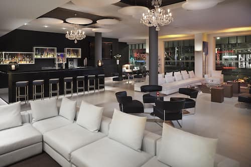 Bar (en el alojamiento)