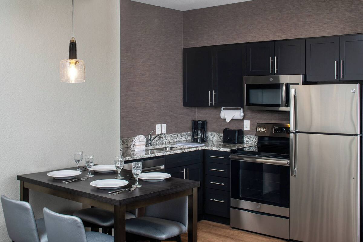 suite, 2 bedrooms, non smoking | premium bedding, desk, laptop workspace, blackout curtains