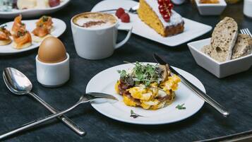 Esmorzar diari d'estil bufet (26.40 EUR per persona)