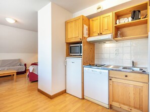 Appartement 3 pièces avec coin nuit 8 personnes | Cocina privada | Refrigerador, microondas, parrilla de estufa y lavavajillas 