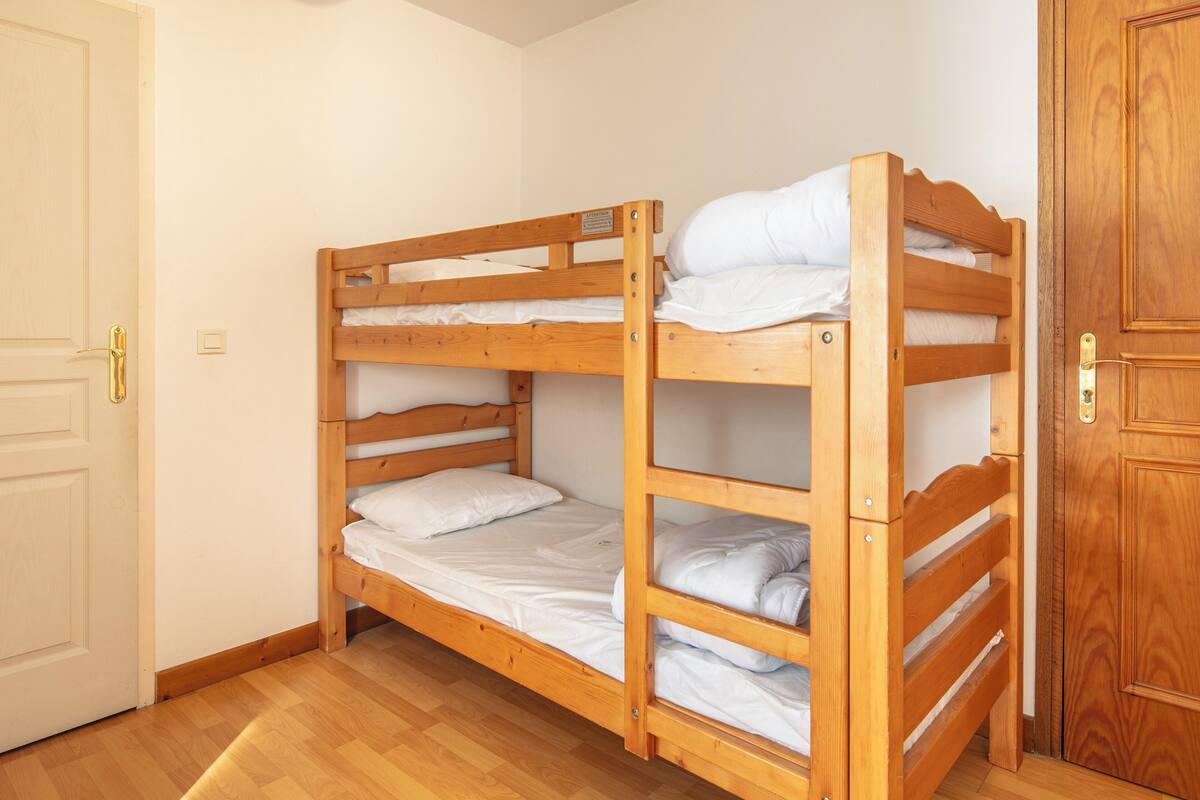 Studio avec coin nuit 4 personnes | Blackout drapes, iron/ironing board (on request), WiFi (free)