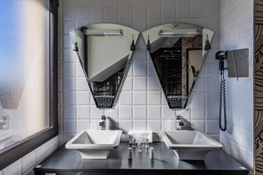 Suite (De Luxe Baignoire SPA) | Bathroom