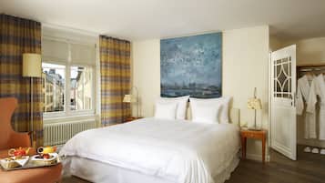 Room | 1 bedroom, premium bedding, minibar, in-room safe