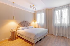 書桌、手提電腦工作空間、隔音、熨斗/熨衫板