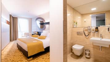 Classic Double or Twin Room | Premium bedding, pillowtop beds, minibar, in-room safe