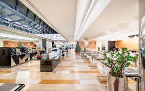 Café da manhã completo todos os dias (CZK 450 por pessoa)