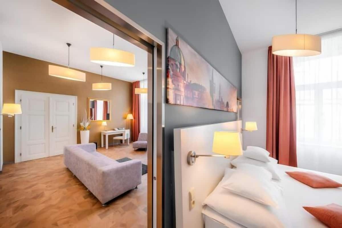 Literie de qualité supérieure, surmatelas, minibar