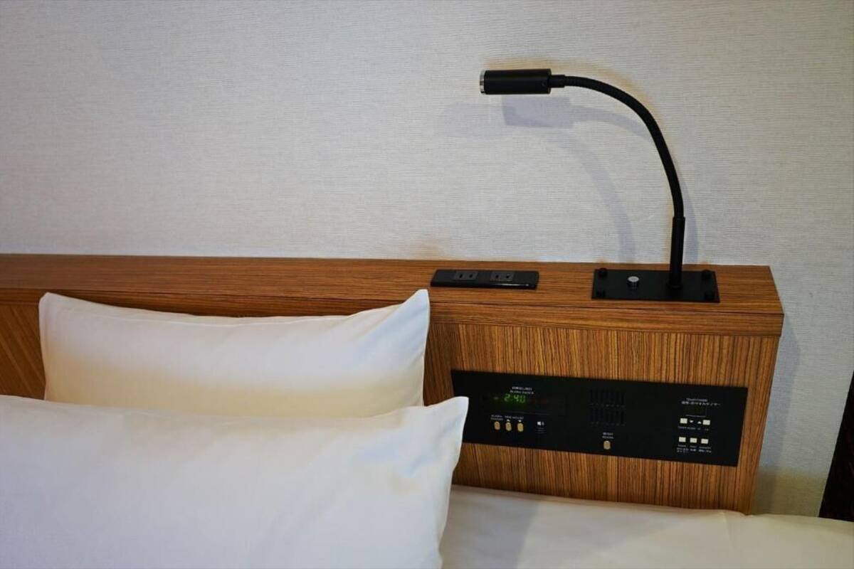 Edredones de plumas, escritorio, cortinas opacas y wifi gratis