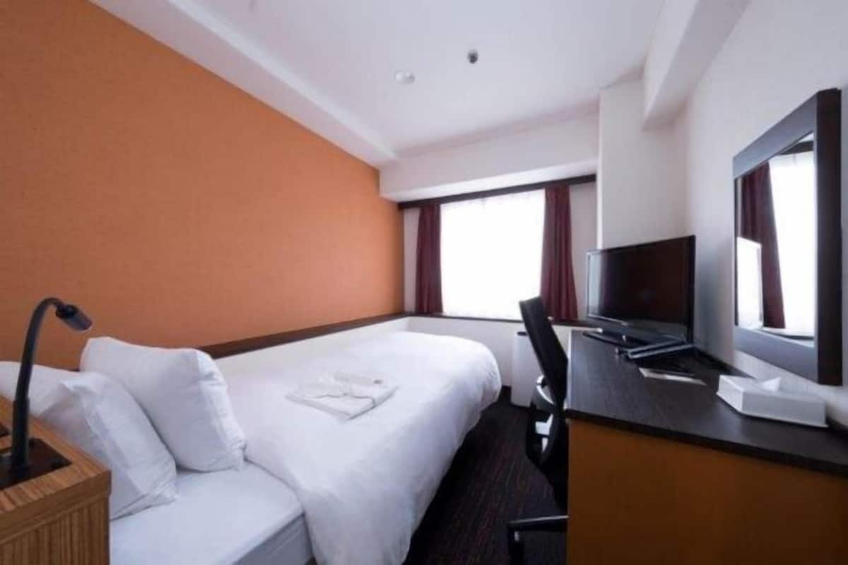 Edredons de pluma, escrivaninha, cortinas blackout, Wi-Fi de cortesia