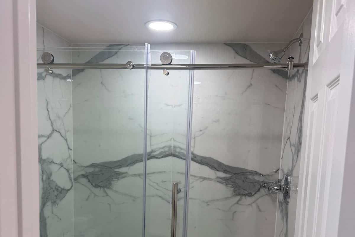 Standard Room, 2 Double Beds | Bathroom | Bathtub, hair dryer