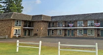 Budget Host Cloverland Motel