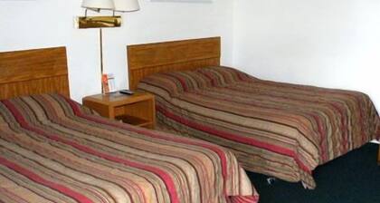 Economy Inn Cadillac