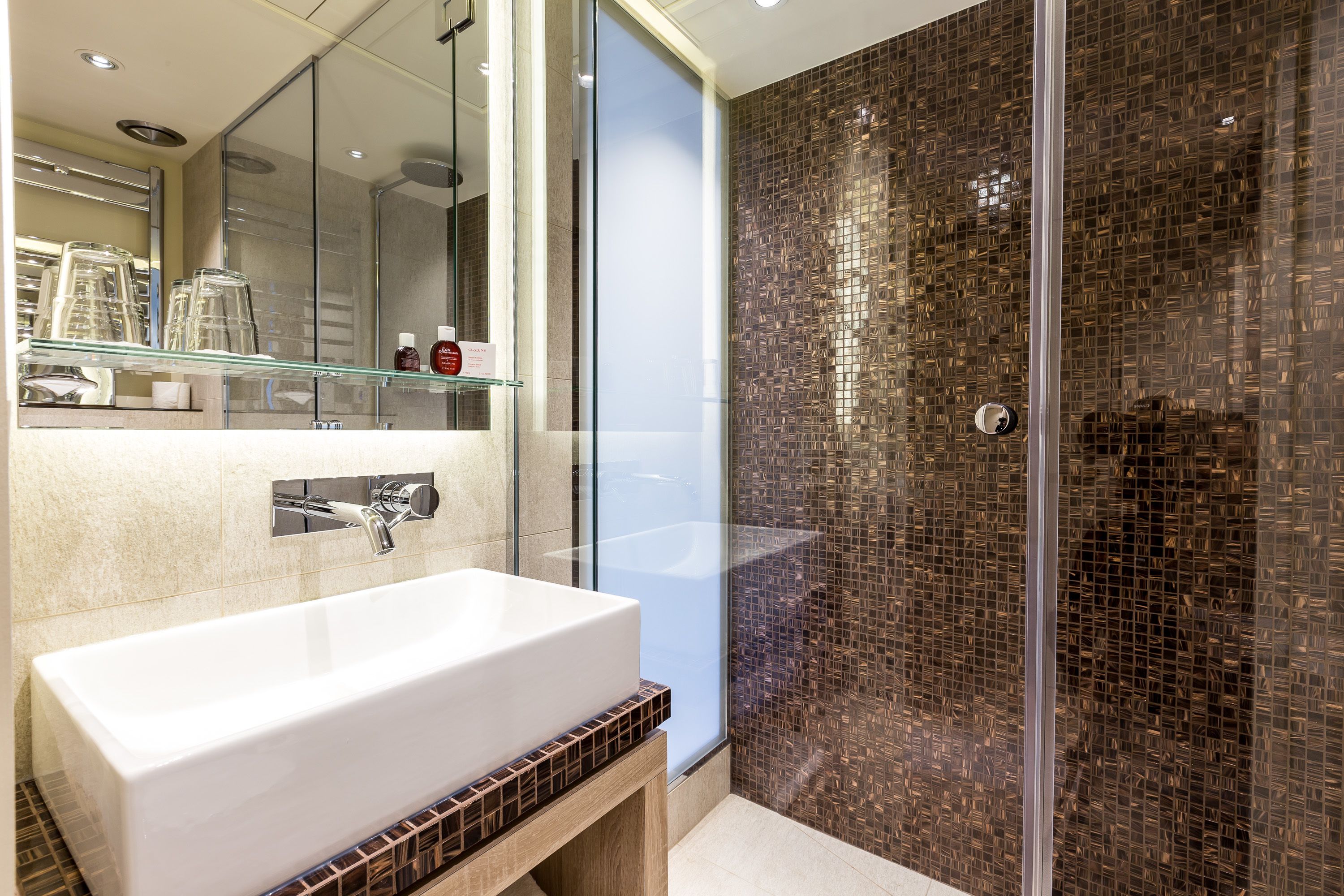 shower, rainfall showerhead, free toiletries, hair dryer