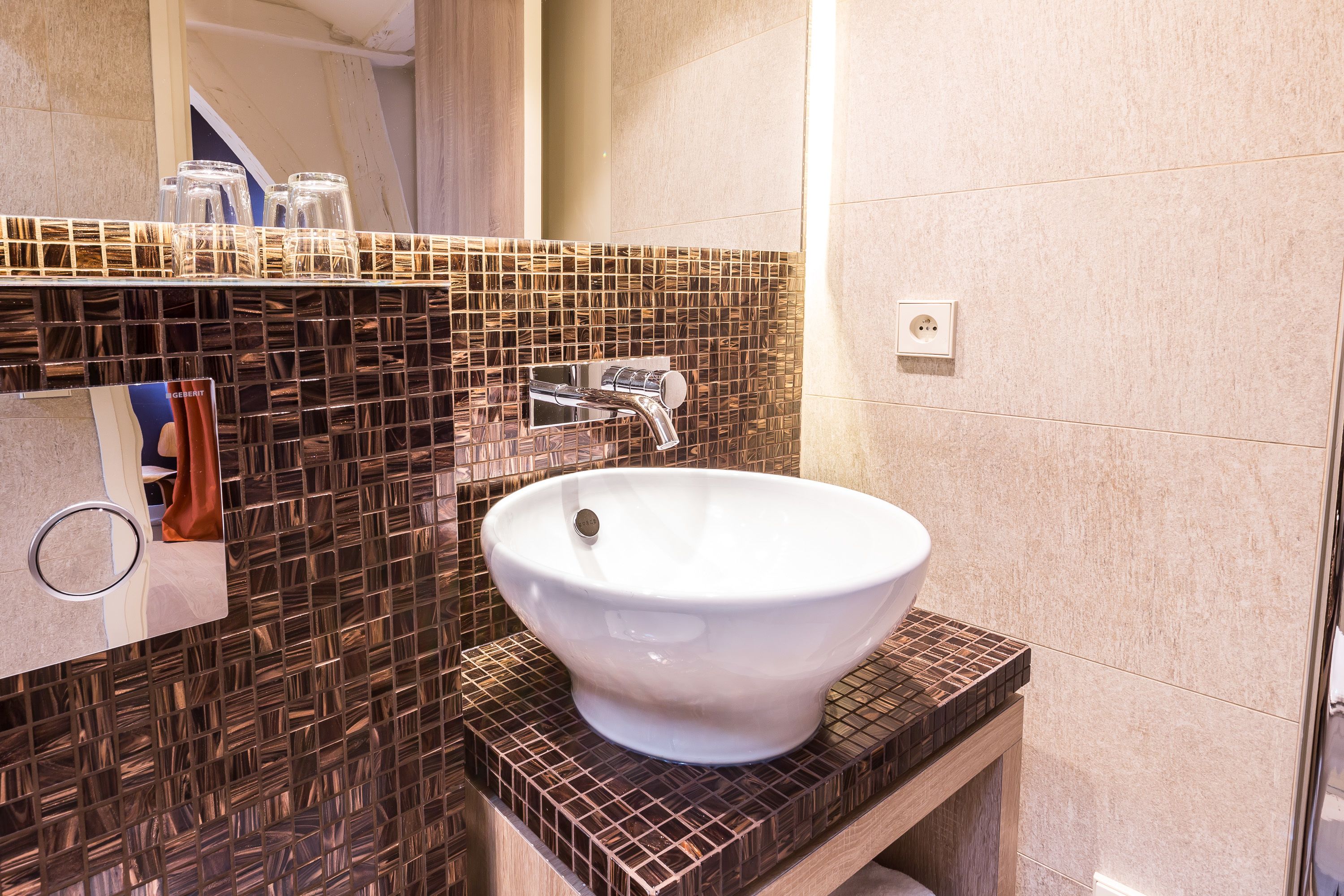 club suite | bathroom sink