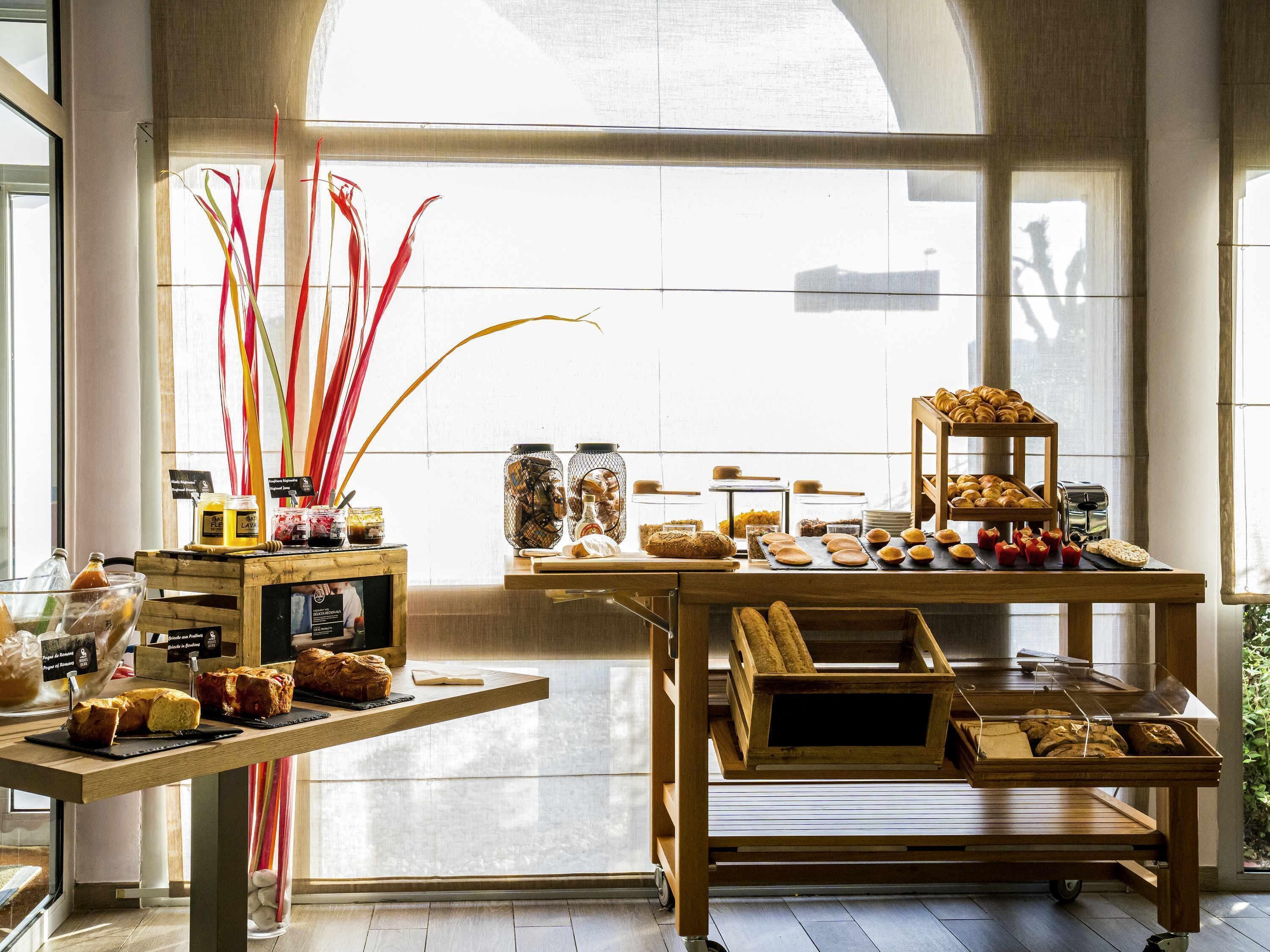 Petit déjeuner buffet servi tous les jours en supplément