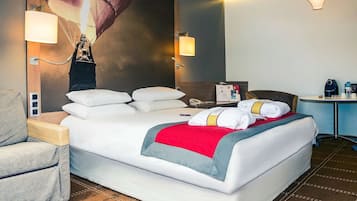 Privilege, Quarto, 1 cama de casal e sofá-cama | Roupas de cama premium, frigobar, cofres nos quartos, escrivaninha