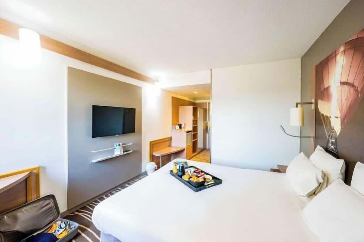 Hochwertige Bettwaren, Minibar, Zimmersafe, Schreibtisch