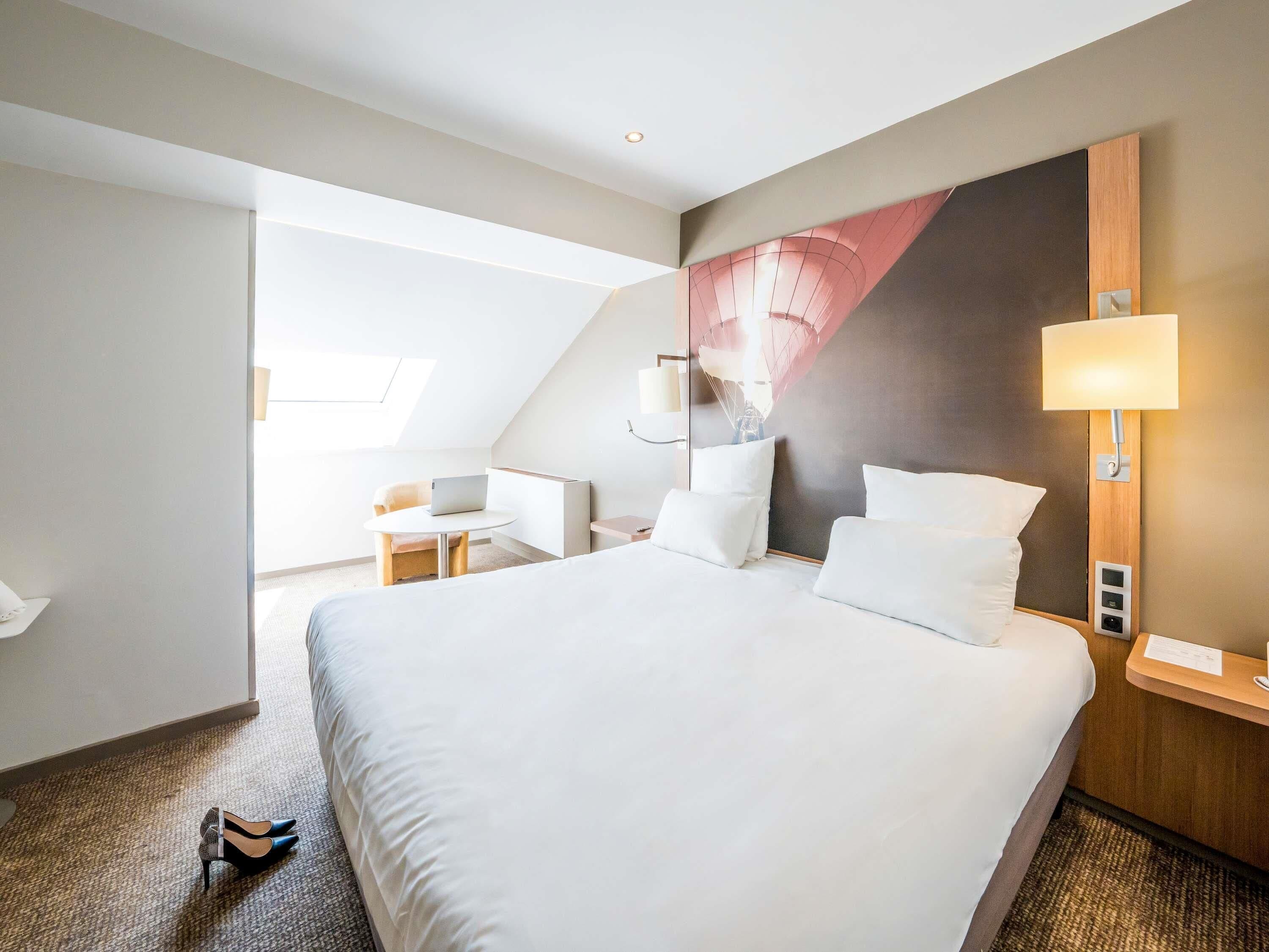 Ropa de cama de alta calidad y minibar 