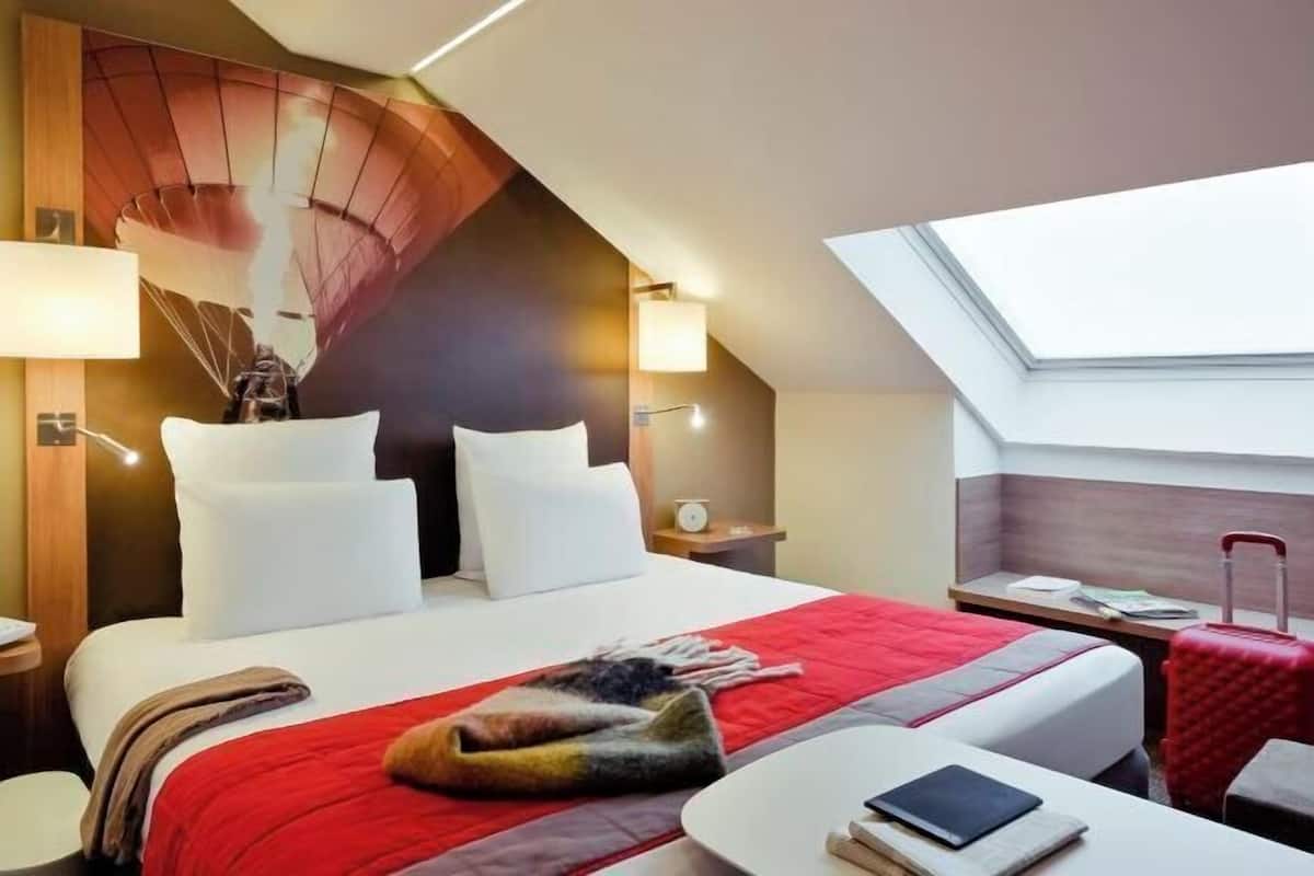 Hochwertige Bettwaren, Minibar, Zimmersafe, Schreibtisch