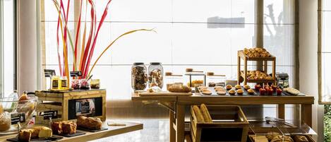 Daily buffet breakfast for a fee