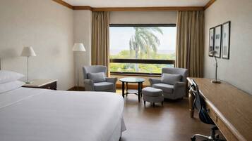 Habitación clásica, 1 cama de matrimonio grande, vistas al río | Ropa de cama de alta calidad, colchones Select Comfort, minibar