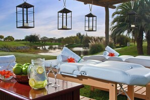 Couples treatment room(s), sauna, hot tub, body treatments, facials