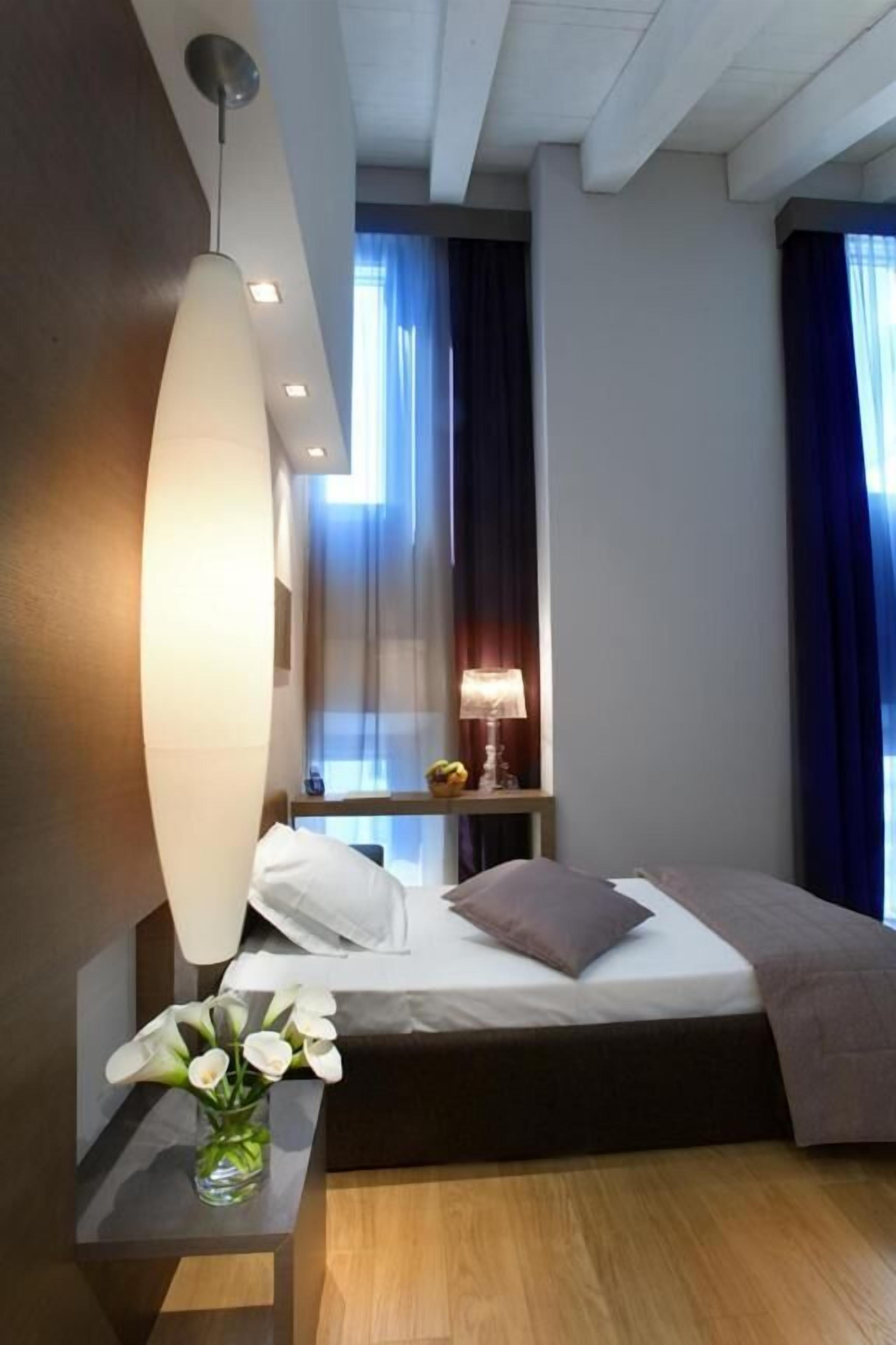 minibar, in-room safe, desk, soundproofing