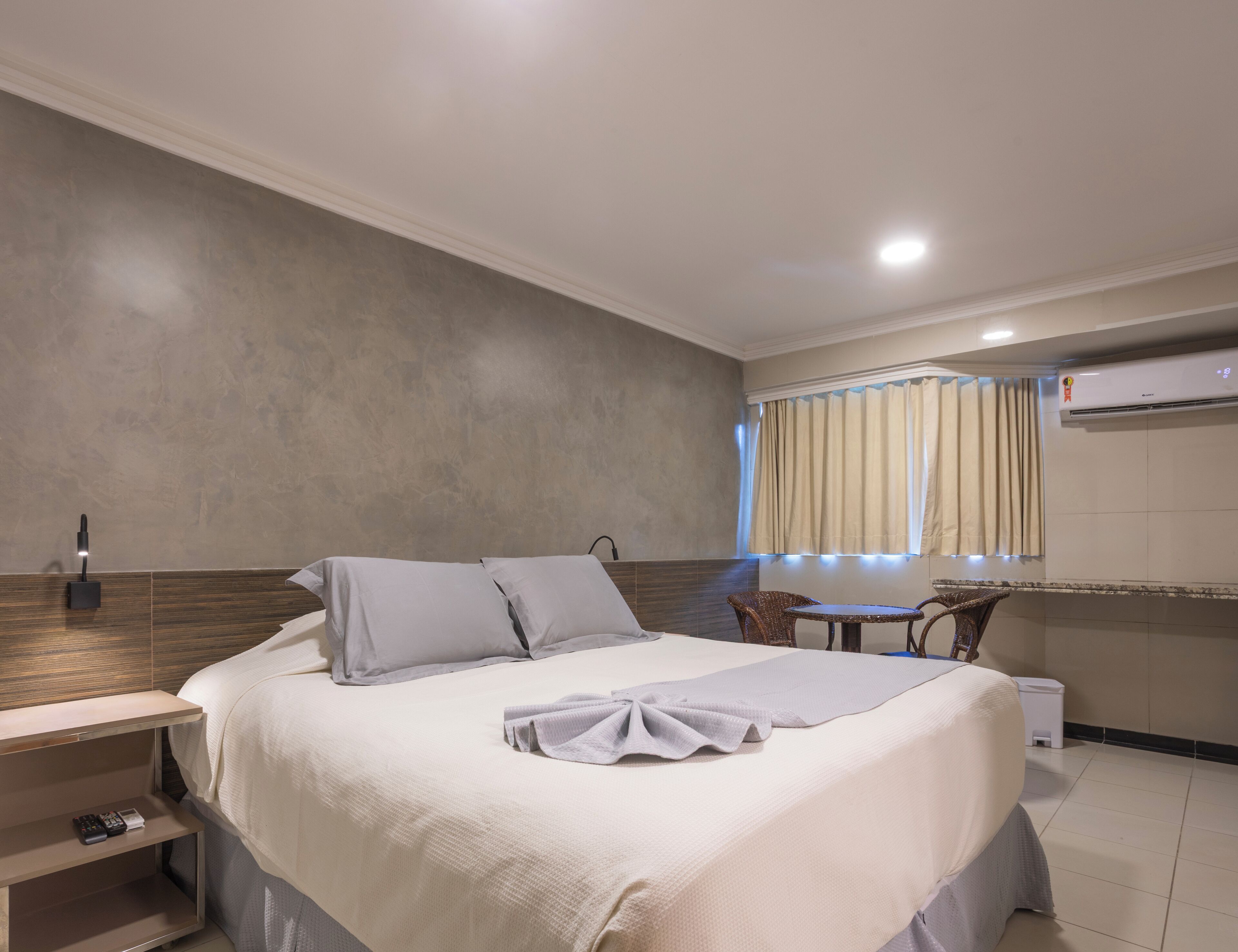 Roba de llit d'alta qualitat, minibar i caixa forta a l'habitació 