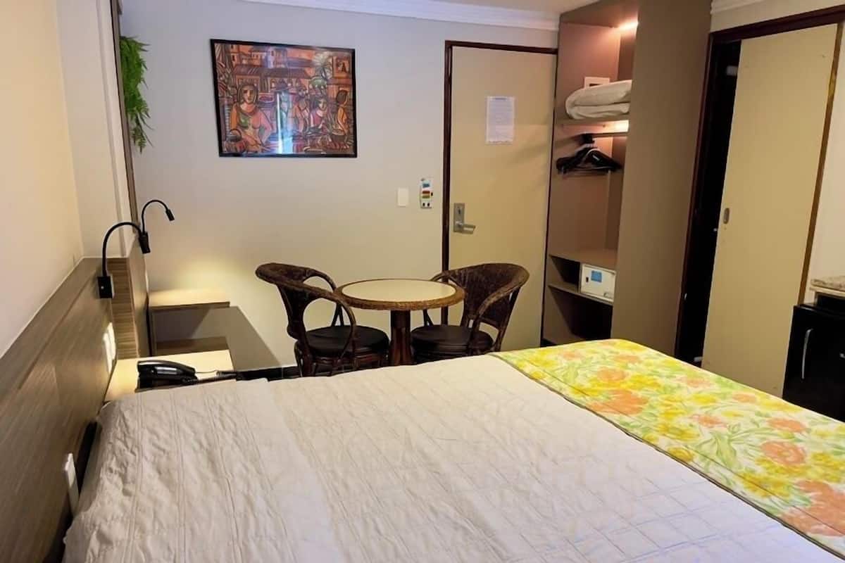 1 bedroom, premium bedding, minibar, in-room safe