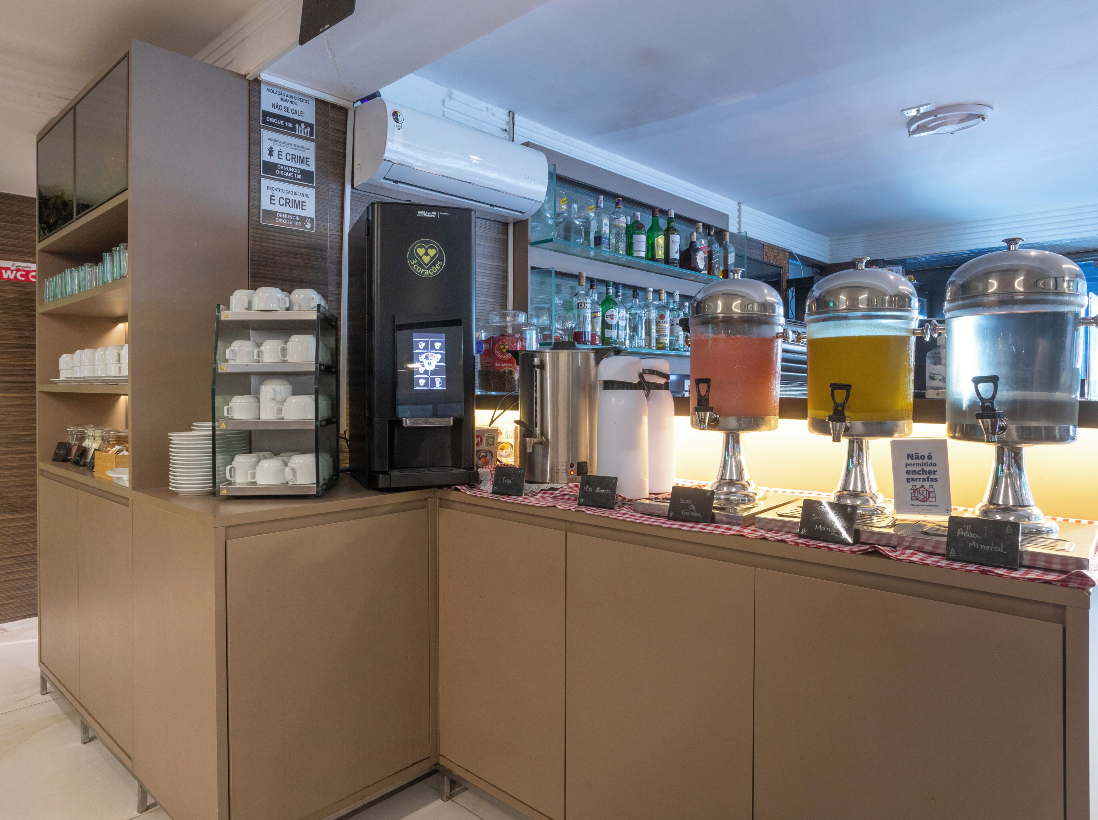 Petit déjeuner composé de spécialités régionales compris tous les jours