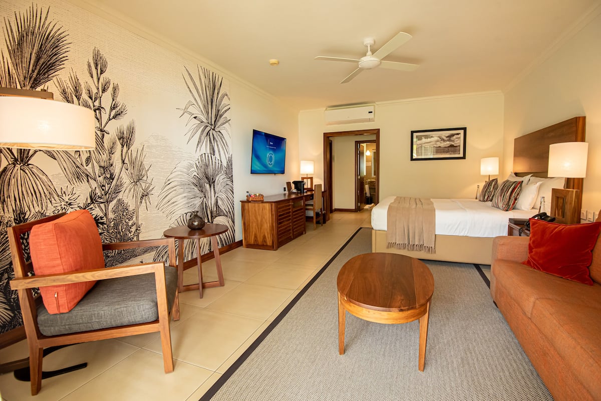 Suíte luxo | 1 quarto, frigobar, cofres nos quartos, escrivaninha