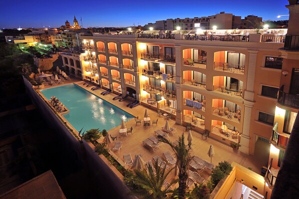 Front of property – evening/night