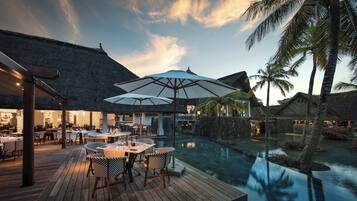 7 restaurants, breakfast, lunch served; local and international cuisine