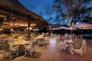 7 restaurants, breakfast, lunch served; local and international cuisine