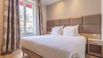 Habitación doble | Caja fuerte, escritorio, tabla de planchar con plancha y wifi gratis