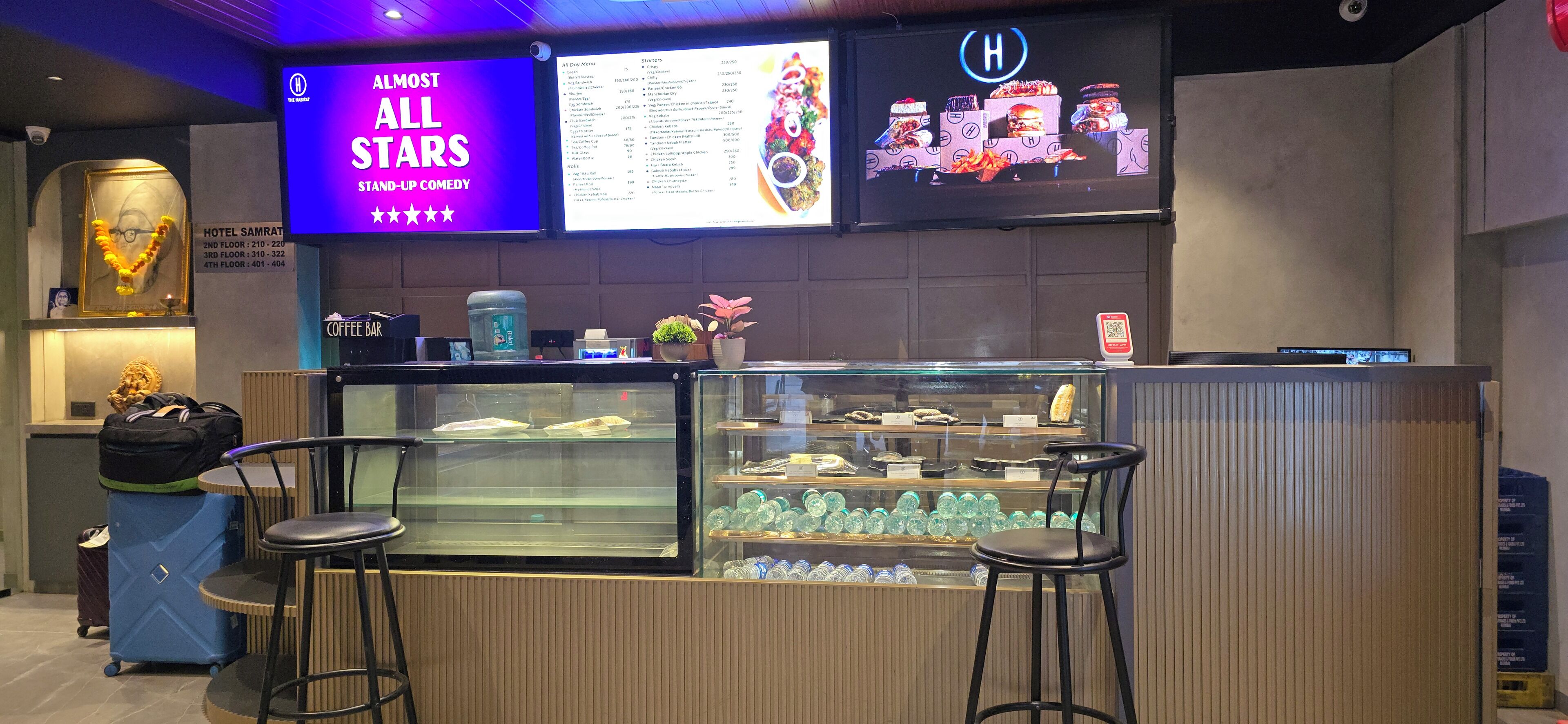 2 restaurantes, é servido café da manhã